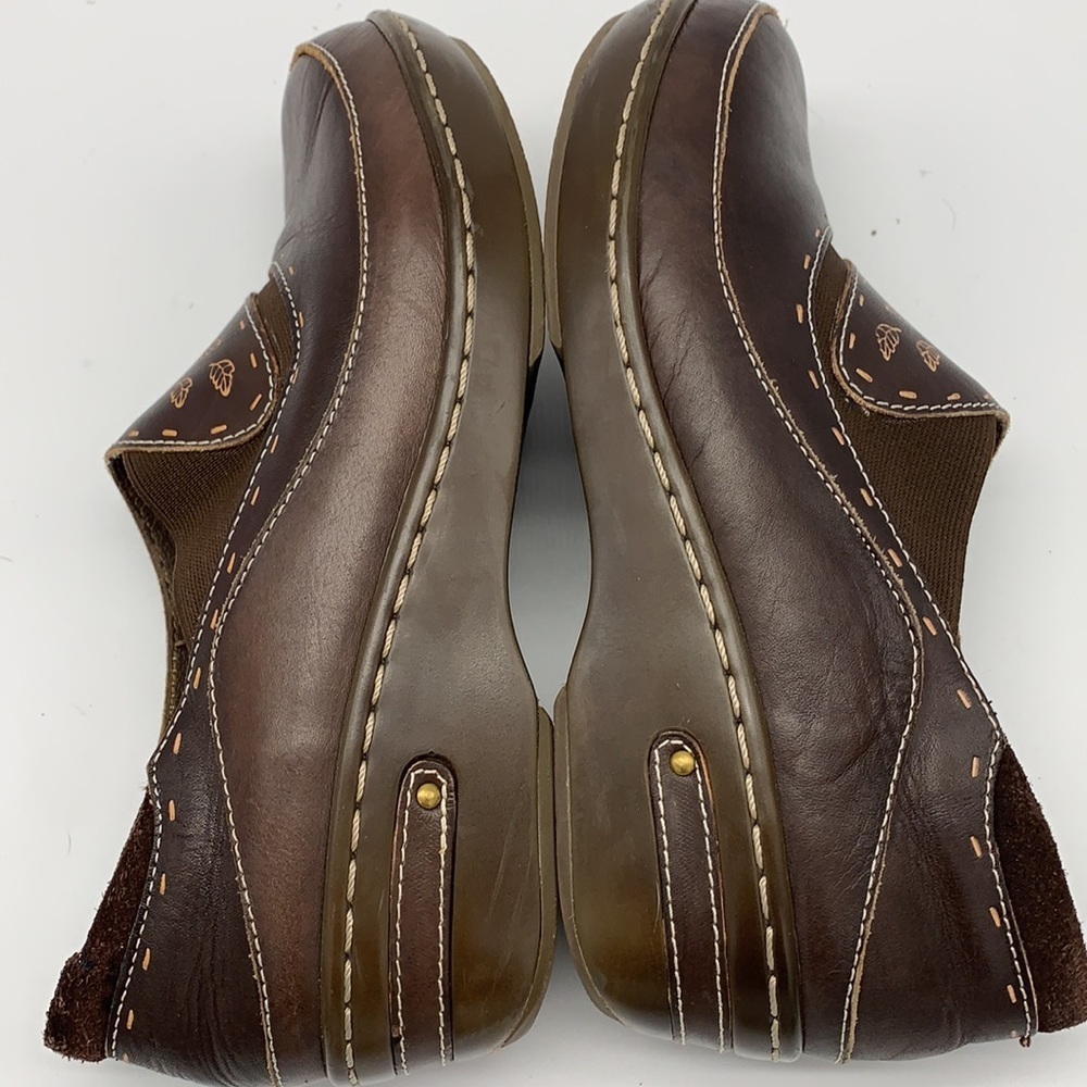 Spring Step brown closed back clogs - Picture 8 of 11